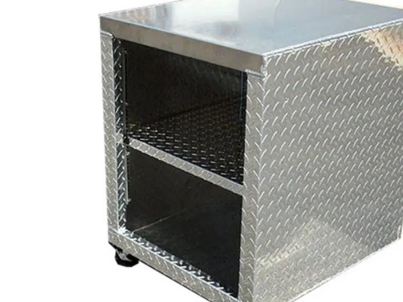 Diamond pattern aluminum plate for truck floor